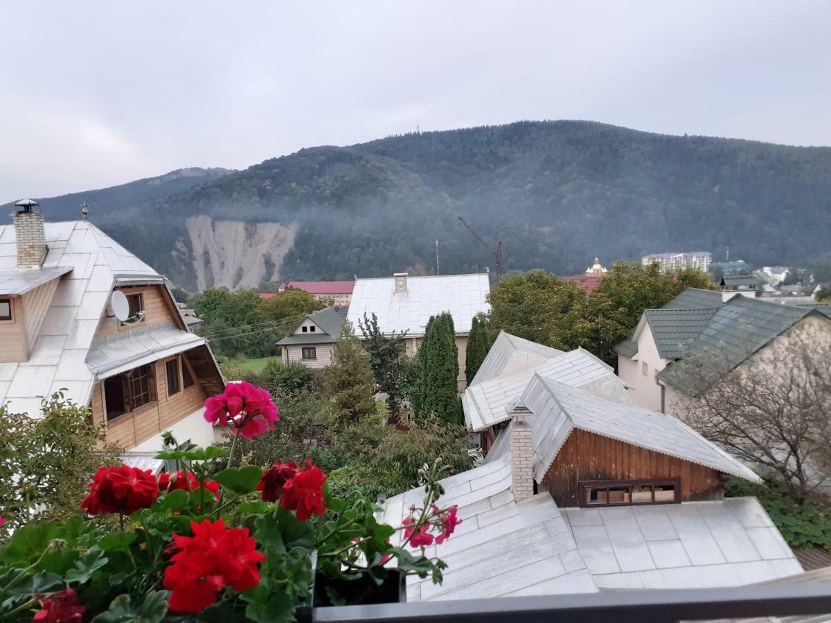 Guest House Viktoria ยาเรมชา ภายนอก รูปภาพ